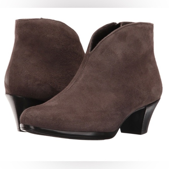 MUNRO ROBYN SUEDE BROWN BOOTIES SIZE 8.5 - Picture 1 of 1